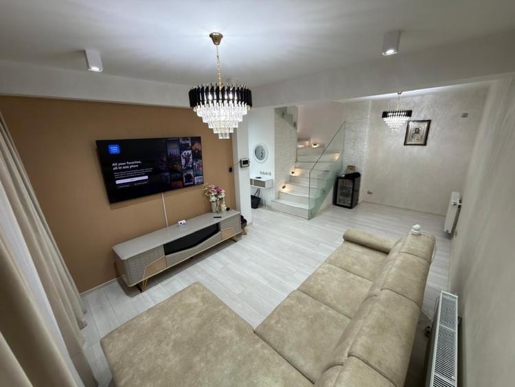 Duplex cu 5 camere cu Canalizare în Chiajna