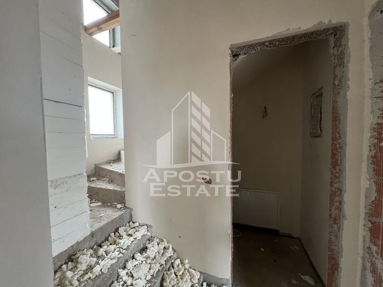Duplex cu 4 camere cu Canalizare în Covaci