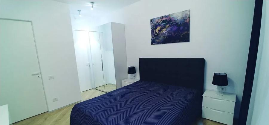 Apartament cu 3 camere semidecomandat în Pipera