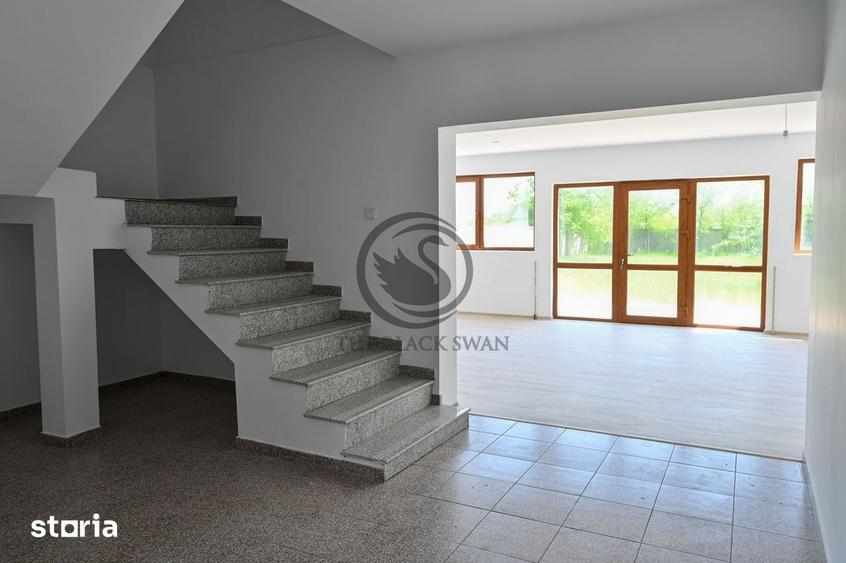 Casă cu 4 camere cu Teren 1303 Mp în Bucov