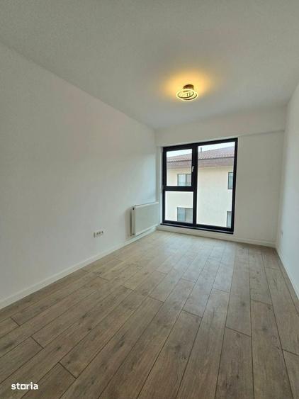 Apartament cu 4 camere decomandat în Dobroești