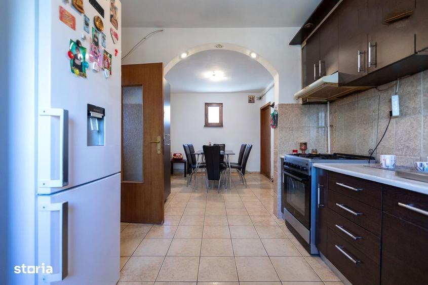 Vand sau schimb cu apartament , Casa P+1, 180 mp, in stare excelenta. - 1