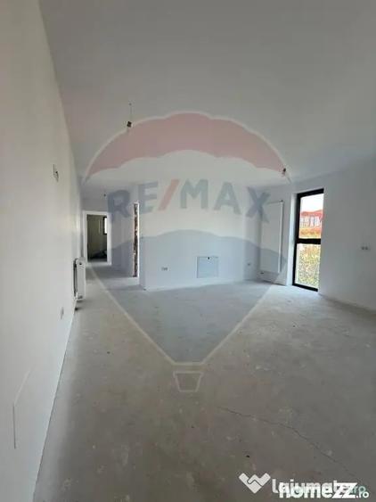 Spațiu comercial, de 960 mp, în Ipotești