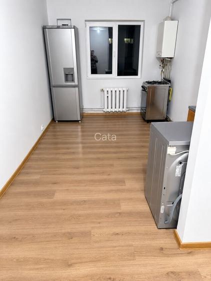 Apartament cu 2 camere semidecomandat în Nepos