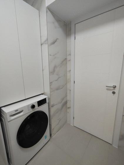 Garsonieră decomandată în Titan