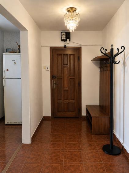 Apartament cu 3 camere decomandat, mobilat în Rahova