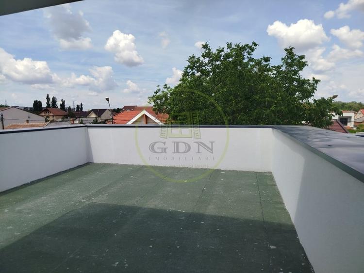 Duplex cu 10 camere cu Canalizare în Cantemir