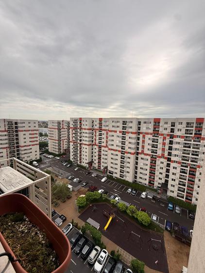 Apartament cu 3 camere decomandat în Militari