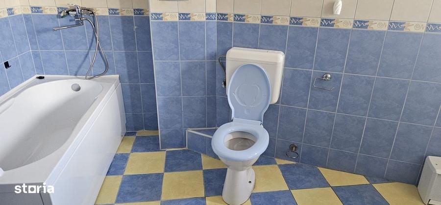 Spațiu comercial, de 902 mp, în Central