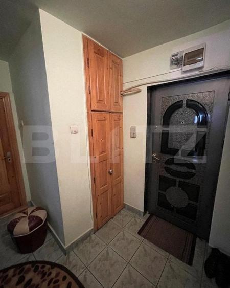 Apartament cu 4 camere semidecomandat, mobilat în Fălticeni