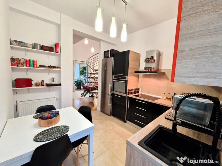 Apartament cu 4 camere decomandat în Central