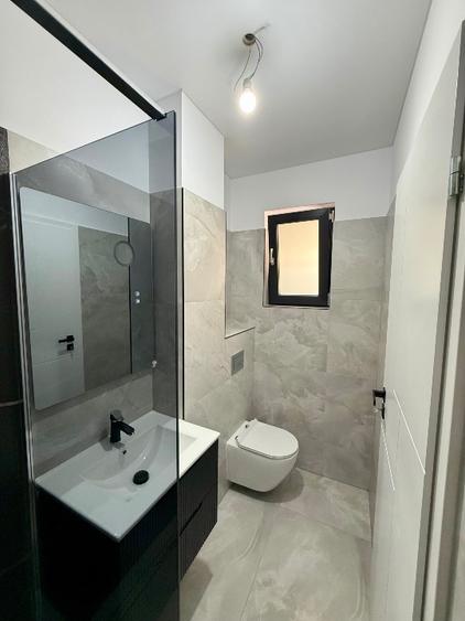 Duplex cu 5 camere cu Canalizare în Dobroești