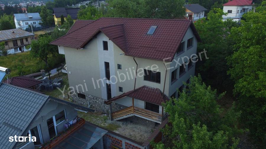 Casă cu 7 camere cu Teren 550 Mp în Câmpulung Muscel