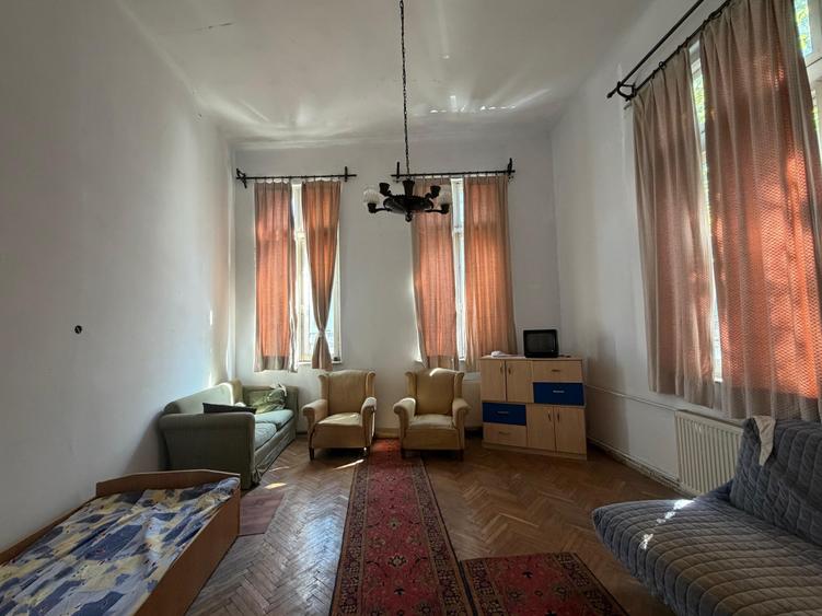 Casă individuală cu 8 camere cu Canalizare în Mărășești