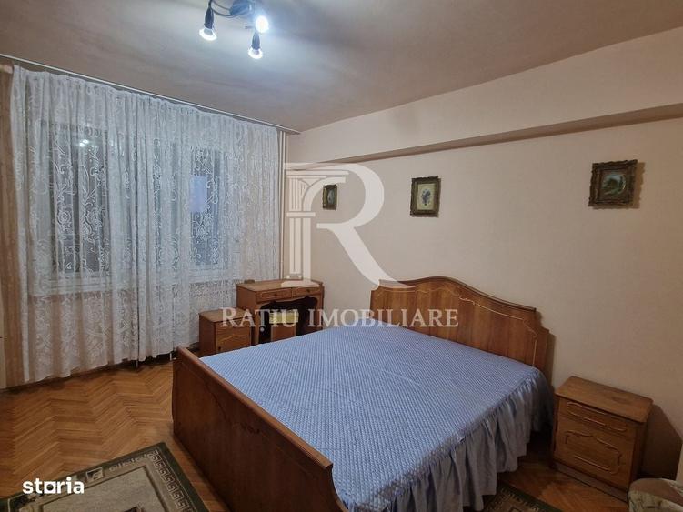 Apartament cu 4 camere decomandat în Decebal