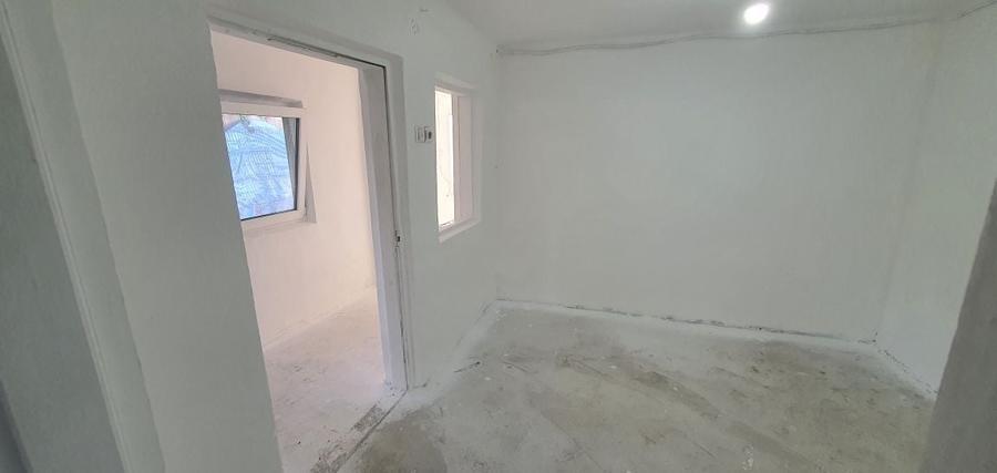 Casă cu 3 camere în Central