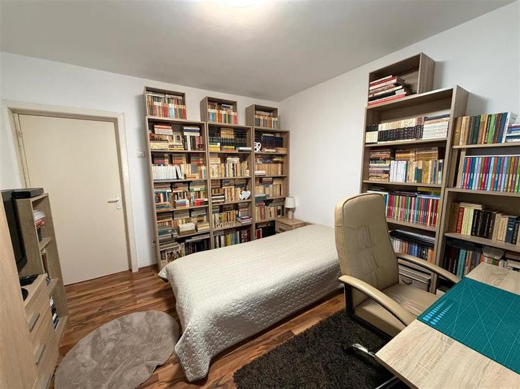 Apartament cu 3 camere decomandat în Dacia