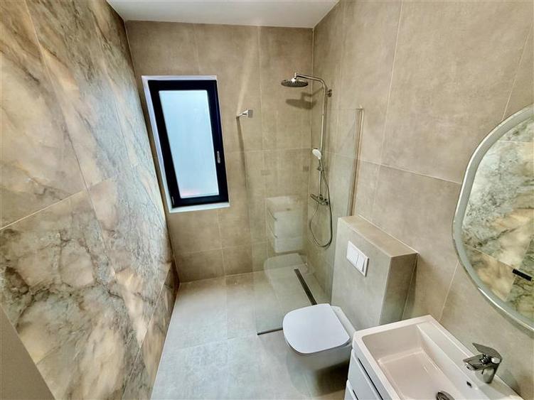 Casă individuală cu 4 camere cu Canalizare în Miroslava