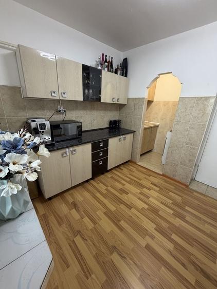 Apartament cu 3 camere semidecomandat în C5