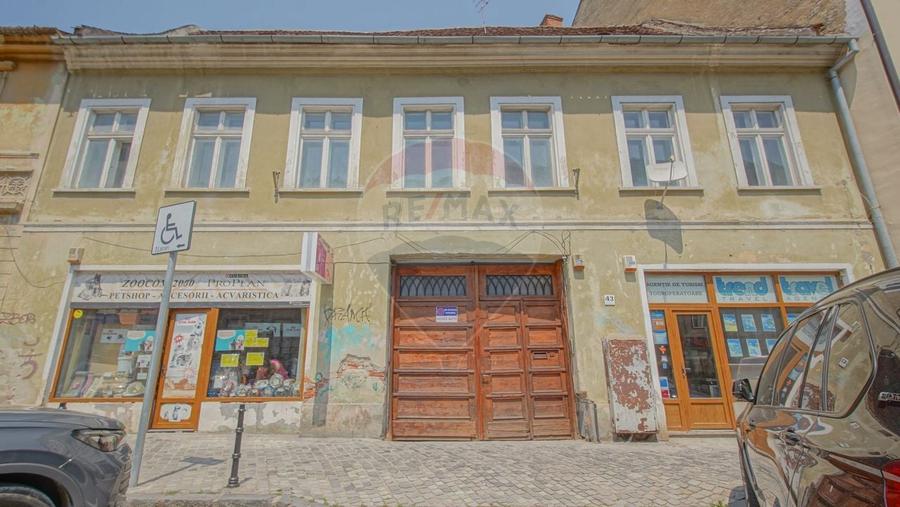 Apartament cu 4 camere în Centrul Istoric