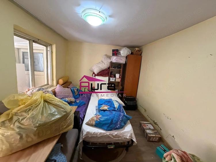 Casă cu 2 camere cu Teren 350 Mp în Piața Nouă