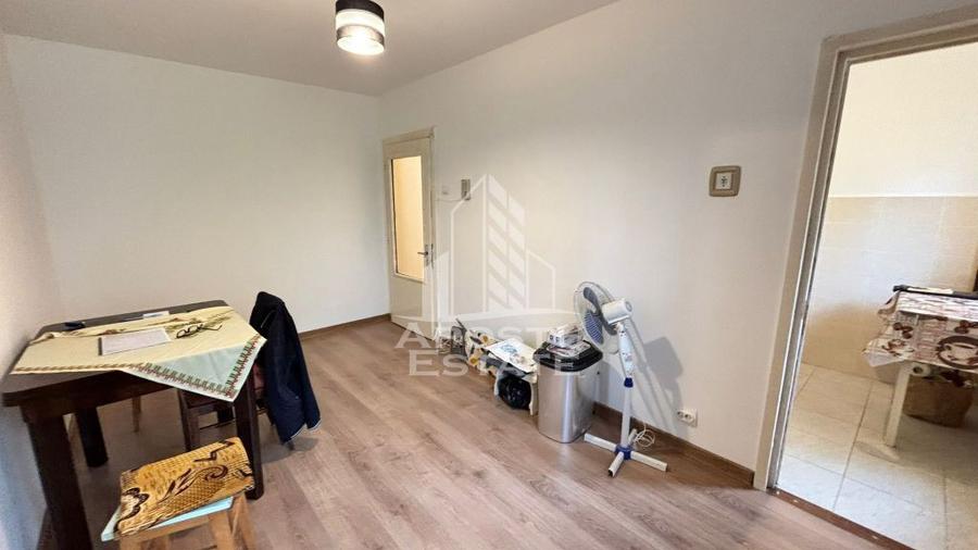 Apartament cu 2 camere in zona Sagului, etajul intai - 1