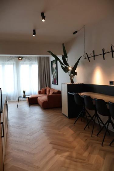 Apartament cu 2 camere decomandat în Central