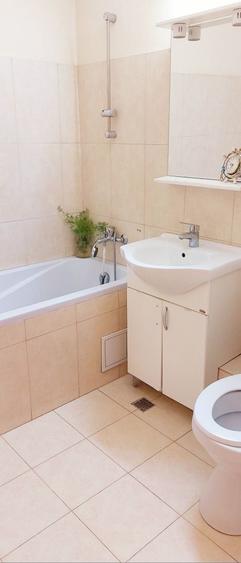 Apartament cu 4 camere decomandat în Chișinau