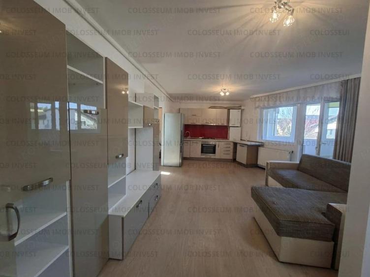 Apartament cu 2 camere decomandat în Tractorul
