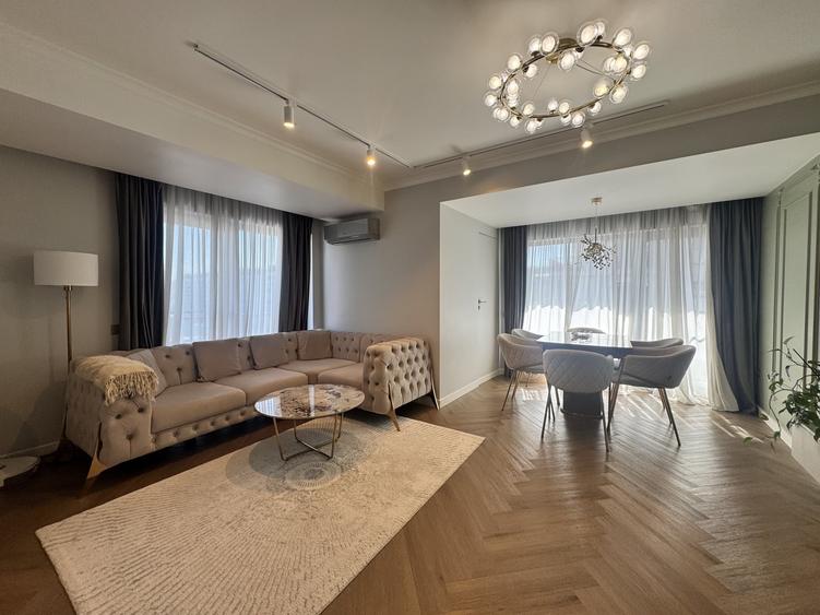 Apartament cu 3 camere semidecomandat, mobilat în Florești