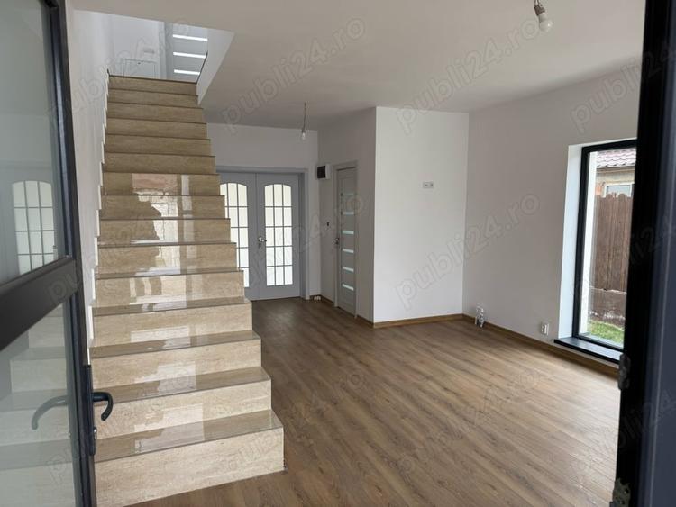 Casă cu 3 camere cu Teren 370 Mp în Caracal