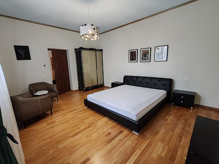 Apartament cu 2 camere semidecomandat, mobilat în Central