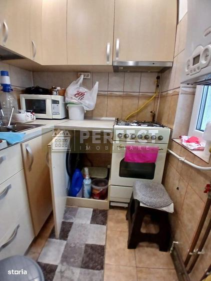 Apartament cu 3 camere semidecomandat în Vest