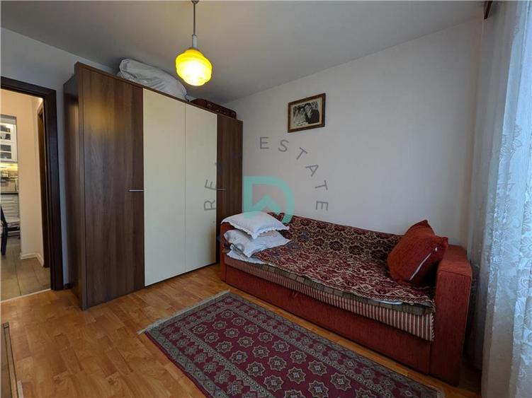 Apartament cu 3 camere decomandat în Astra