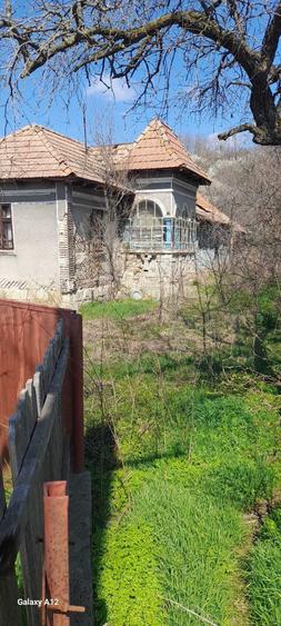 Casă cu 3 camere în Lungești