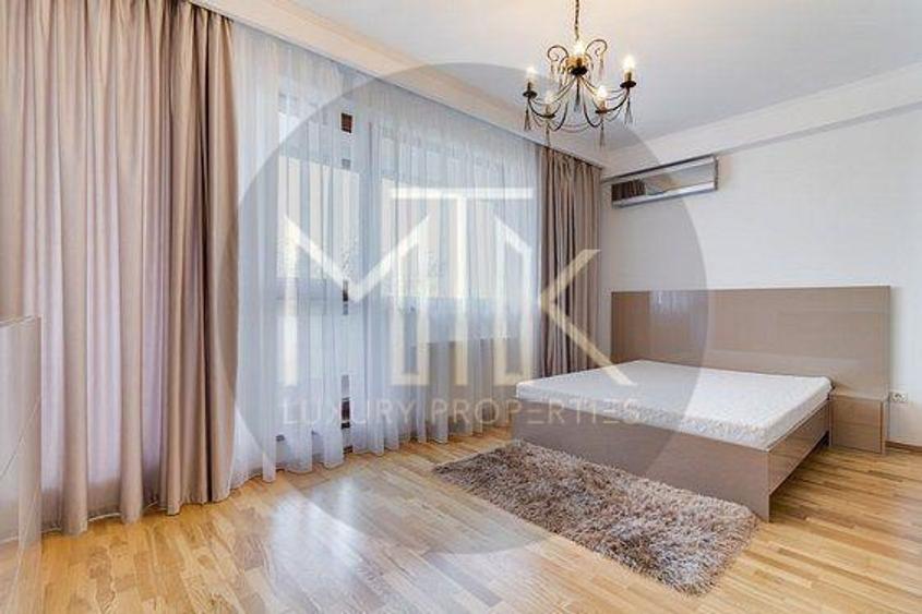 Apartament cu 4 camere decomandat, mobilat în Băneasa