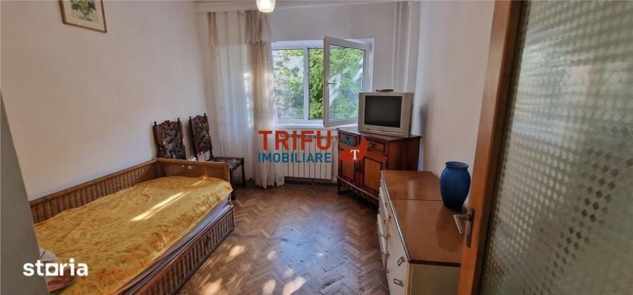 Apartament cu 3 camere decomandat în Tolstoi