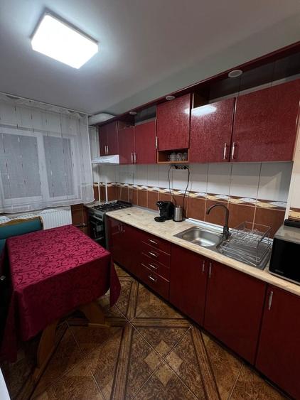 Apartament cu 3 camere decomandat în Sebastian