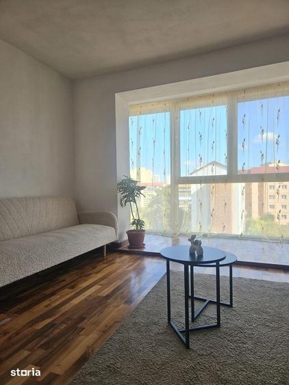 Apartament cu 3 camere decomandat în Central