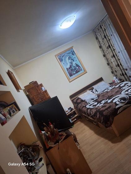 Apartament cu 2 camere decomandat în Broșteni
