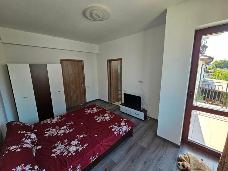 Duplex cu 4 camere cu Canalizare în Central