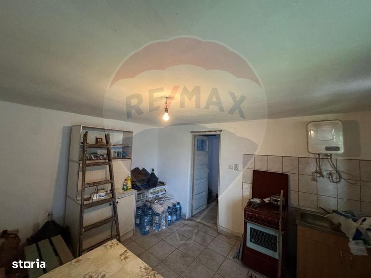 Casă cu 2 camere cu Teren 1172 Mp în Bodrogu Nou