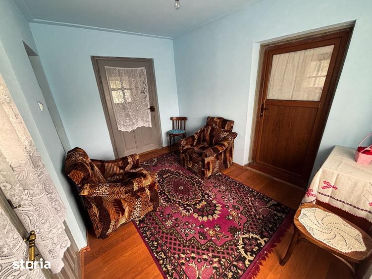 Casă cu 6 camere cu Teren 1247 Mp în Frăsinet