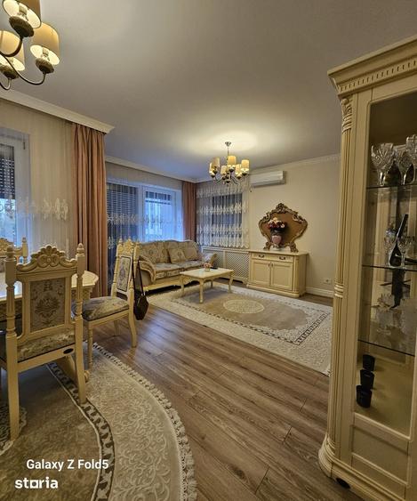 Apartament cu 3 camere decomandat în Central