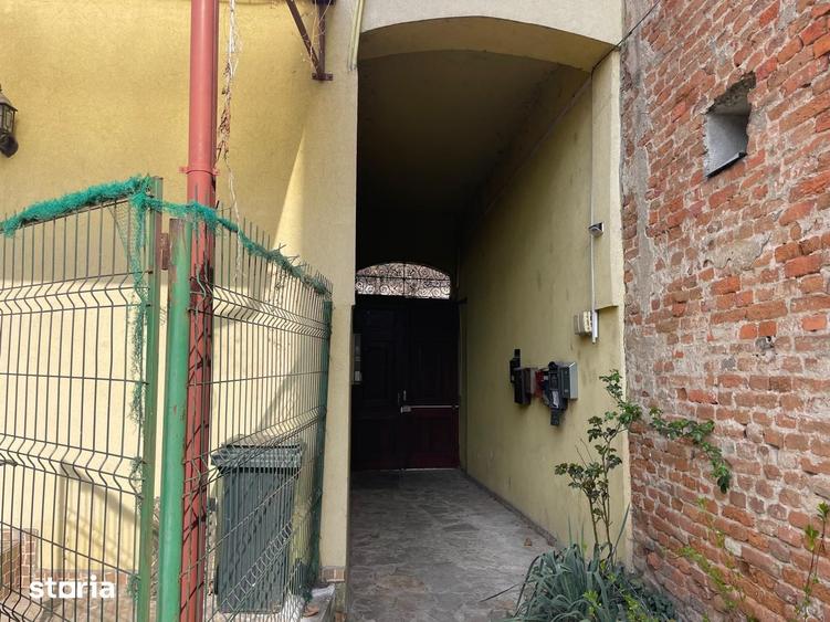 Apartament cu 5 camere în Orașul Nou