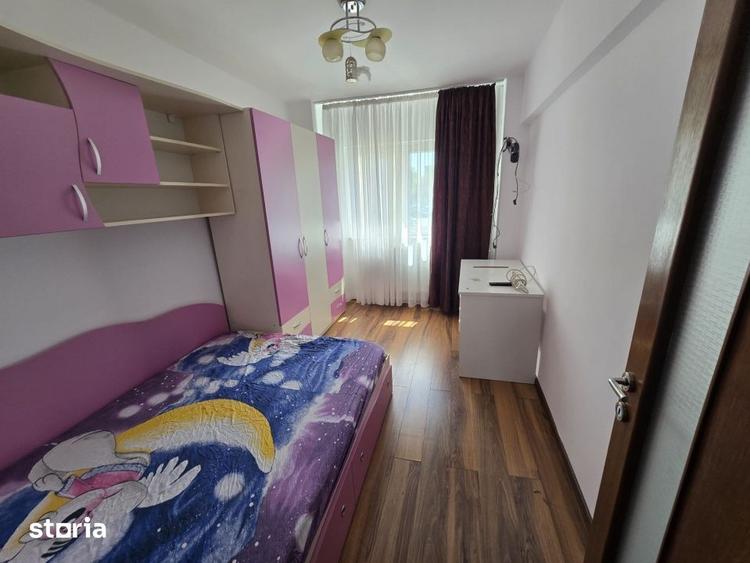 Apartament cu 3 camere decomandat în Trivale