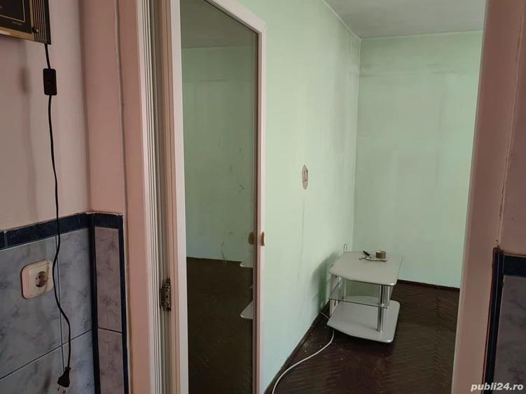 Apartament cu 3 camere în Petrila