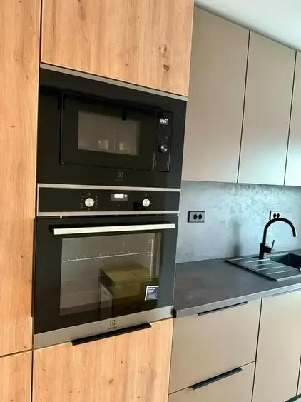 Penthouse cu 3 camere decomandat, mobilat în Berceni