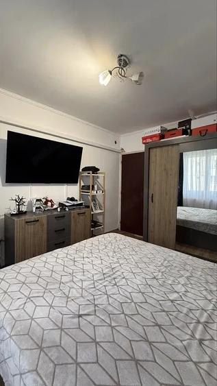 Apartament cu 3 camere nedecomandat în Rahova