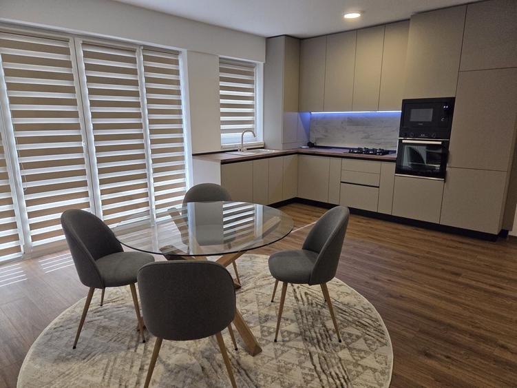 Apartament cu 2 camere decomandat în Triaj